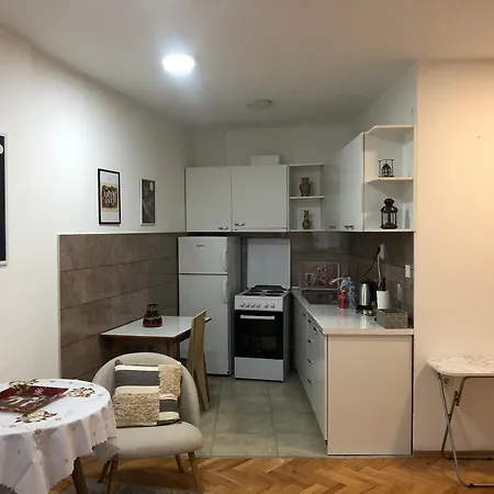 Apartment Snow White